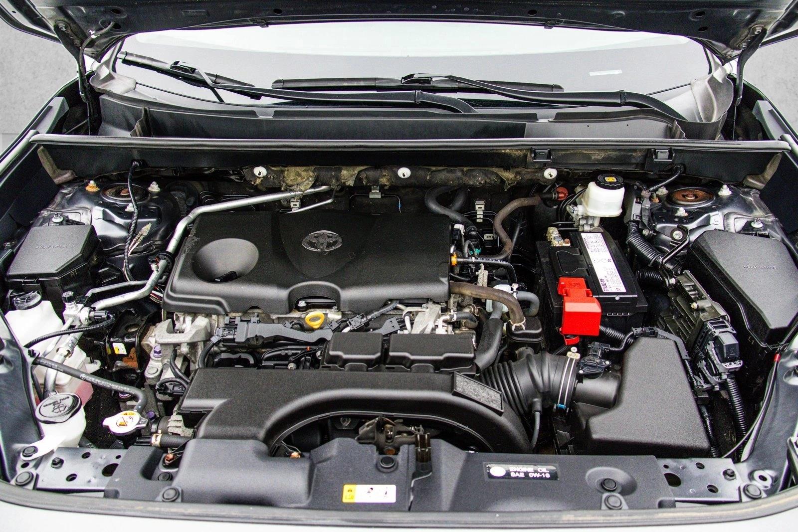 2019 TOYOTA RAV4 - Image 26