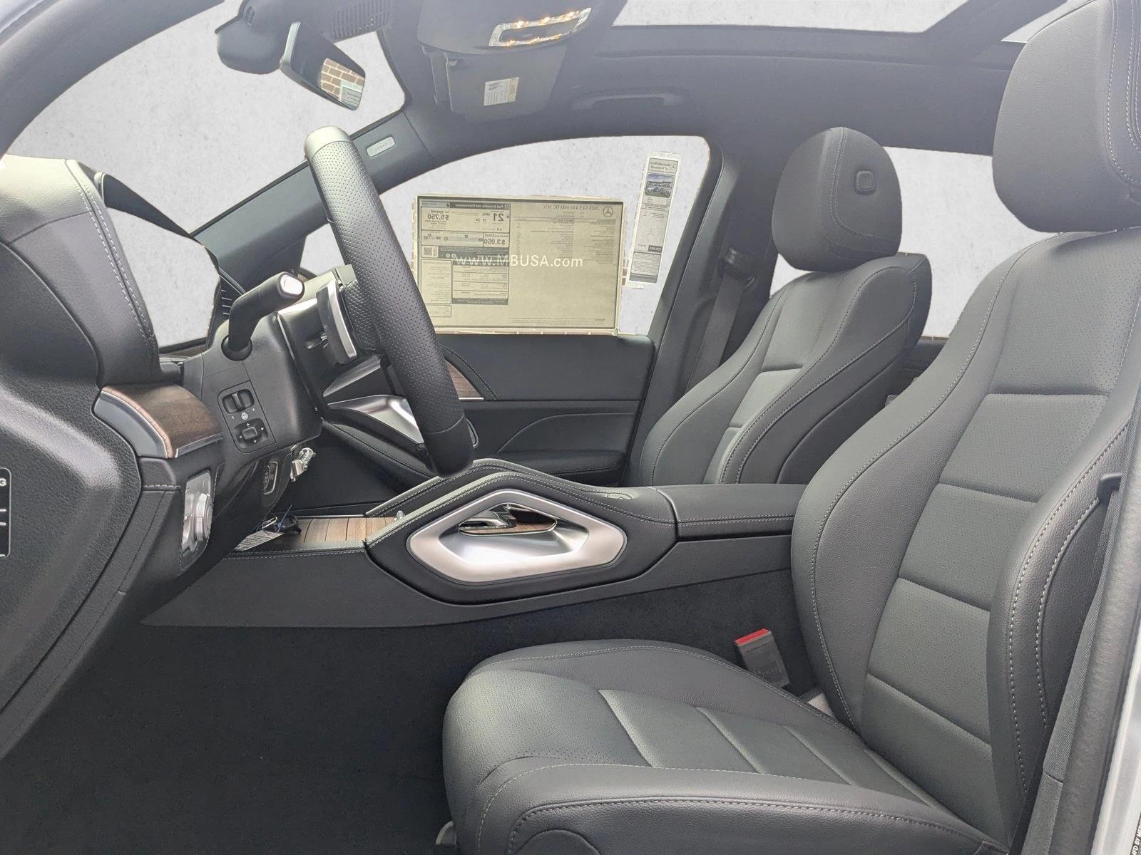2025 Mercedes Benz GLS 450 4MATIC photo 4