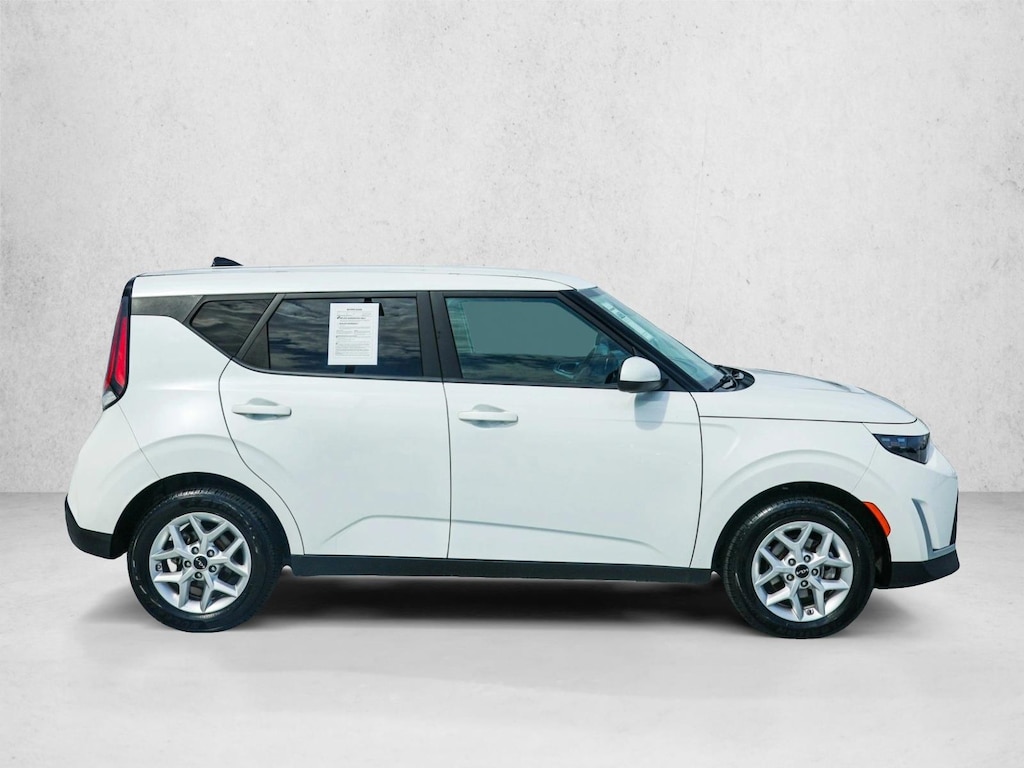 Used 2024 Kia Soul LX Hatchback