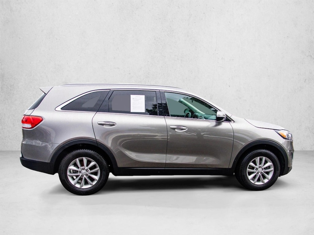 Used 2017 Kia Sorento 2.4L LX SUV