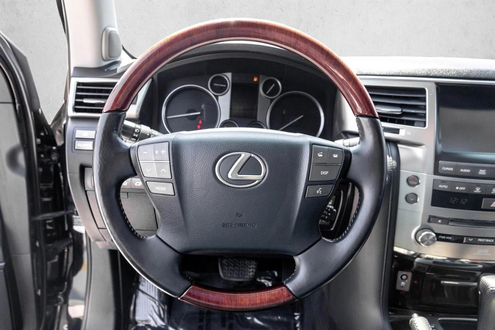 2013 Lexus LX 570 - Photo 12