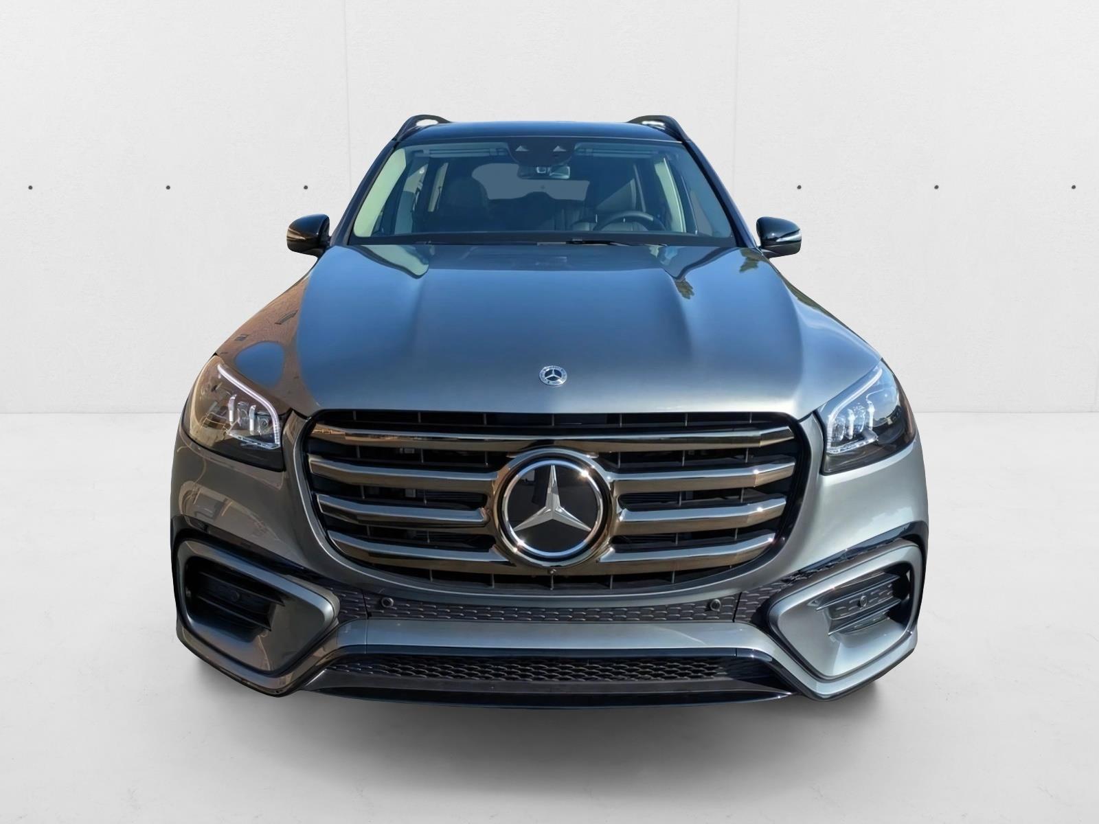 2026 Mercedes Benz GLS 450 4MATIC photo 2