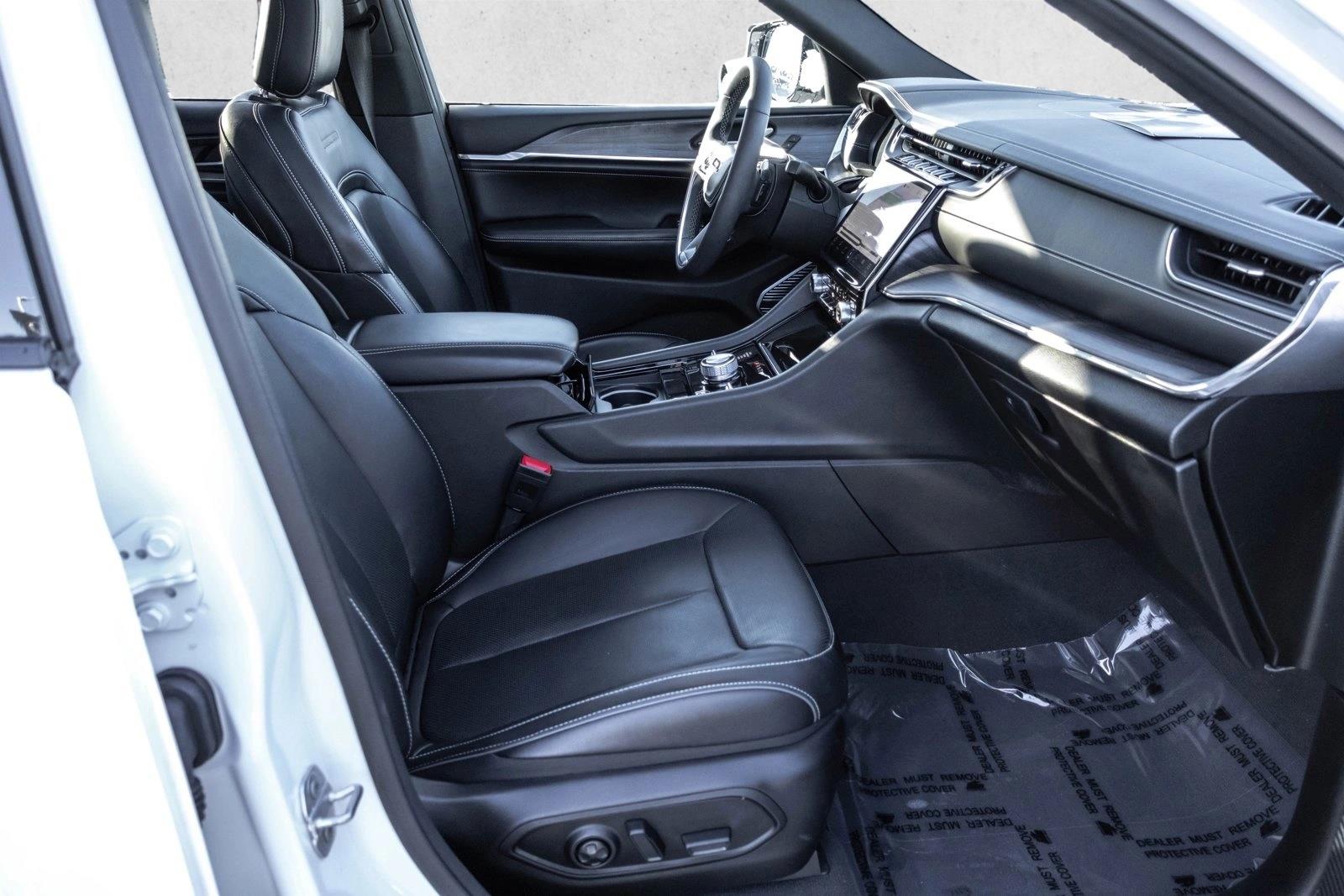 2023 JEEP GRAND CHEROKEE - Image 25