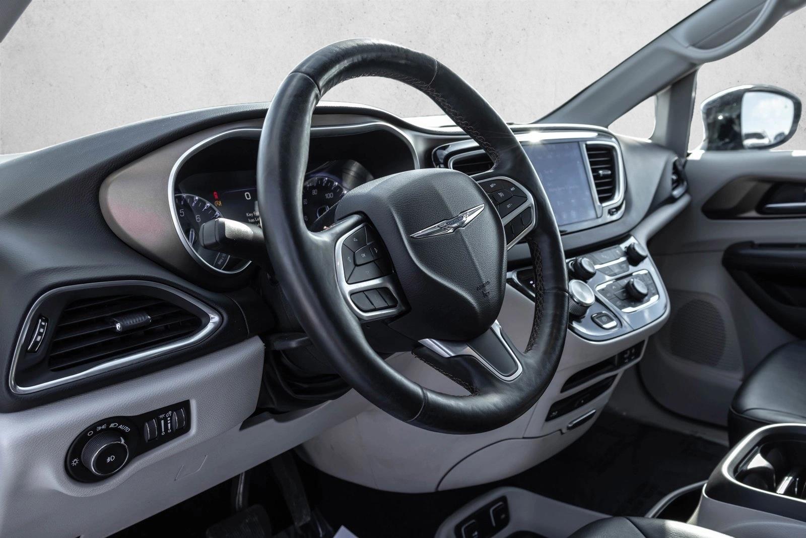 2019 CHRYSLER PACIFICA - Image 10