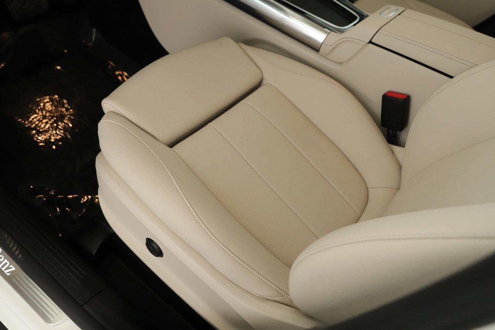 2025 Mercedes Benz GLA 250 4MATIC photo 3