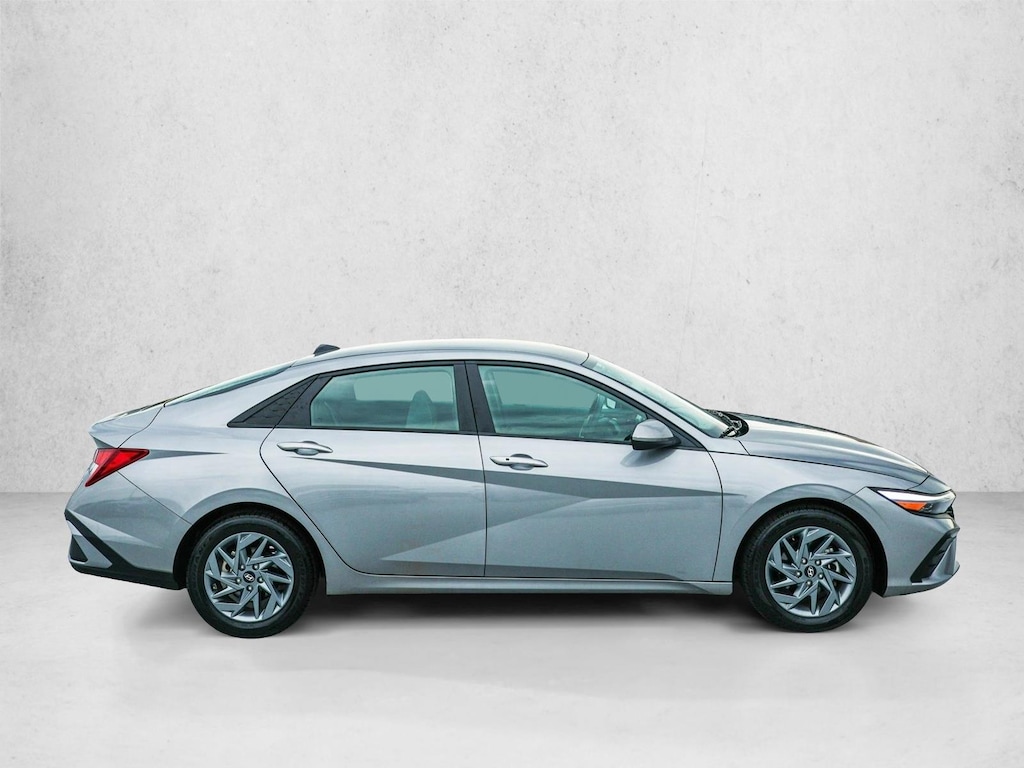 Used 2024 Hyundai Elantra SEL Sedan