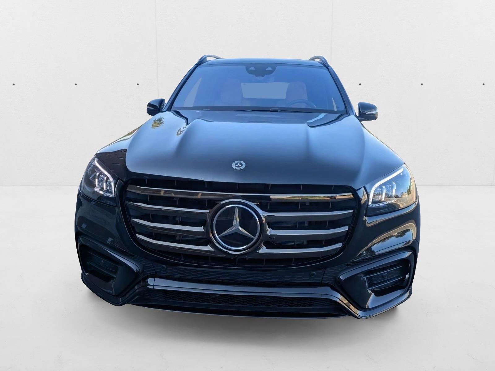 2026 Mercedes Benz GLS 580 4MATIC photo 2