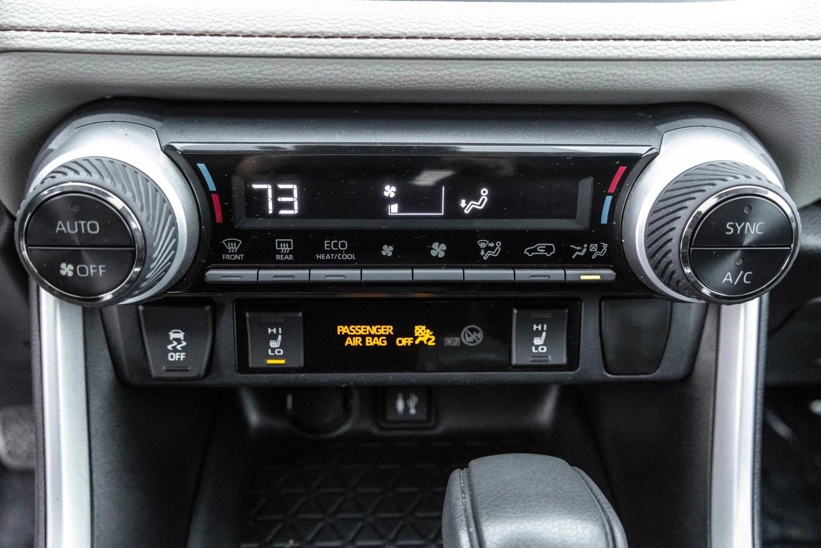 2019 TOYOTA RAV4 - Image 18