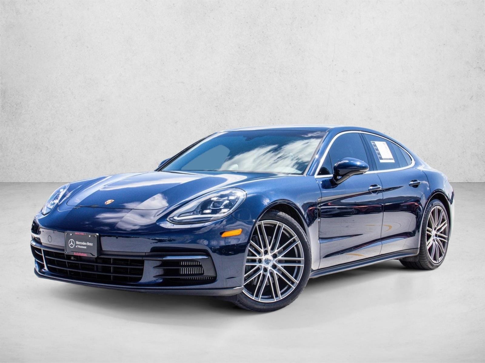 2018 Porsche Panamera 4S's photo