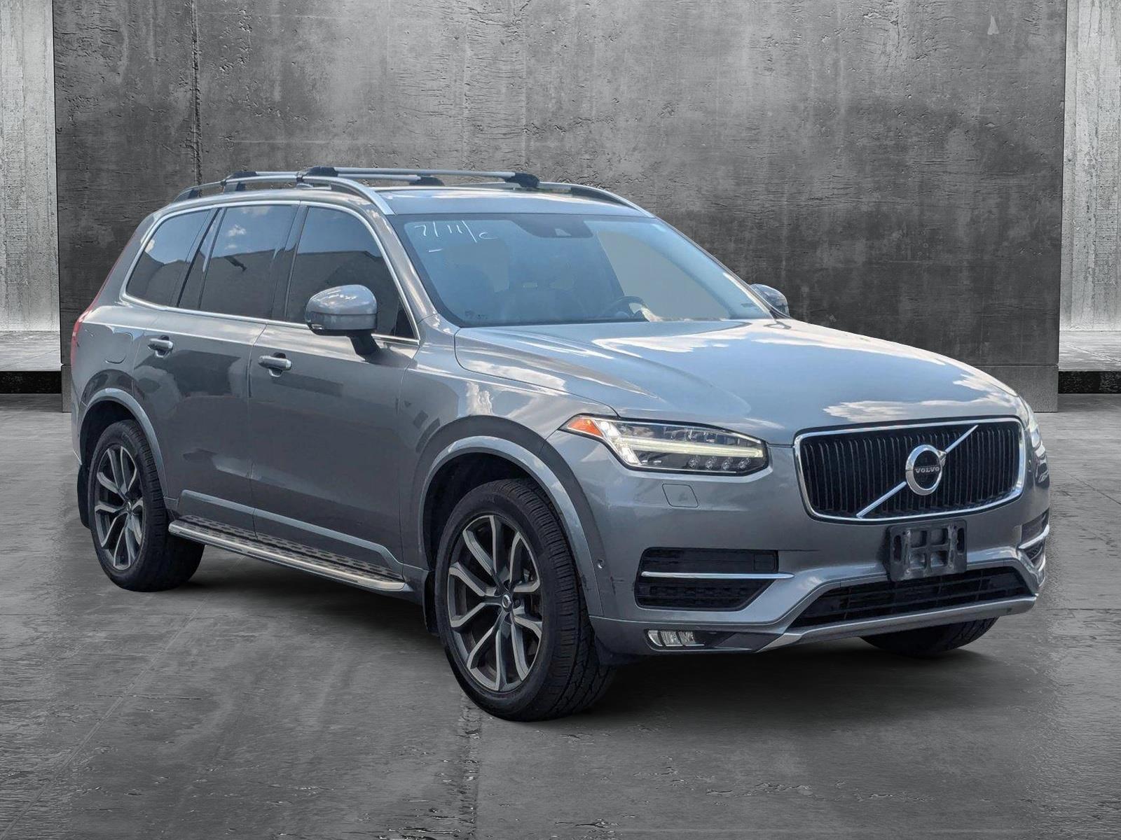 2016 Volvo XC90 T6 Momentum photo 3