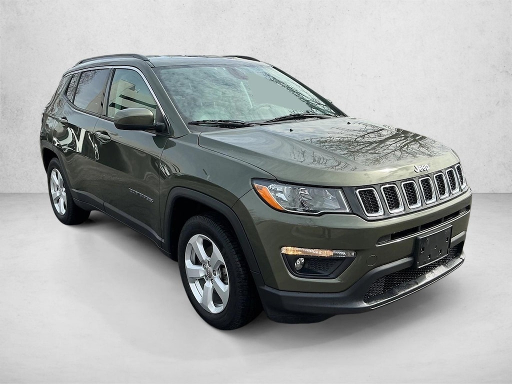 Used 2018 Jeep Compass Latitude FWD SUV