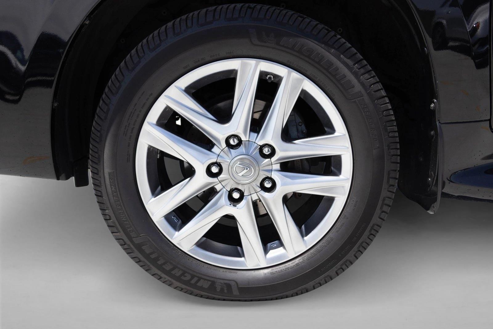 2013 Lexus LX 570 - Photo 9