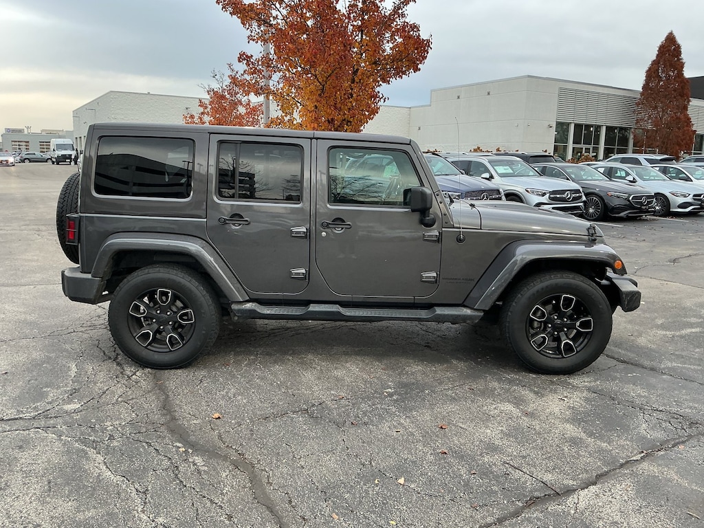 Used 2018 Jeep Wrangler Unlimited Sahara 4x4 SUV