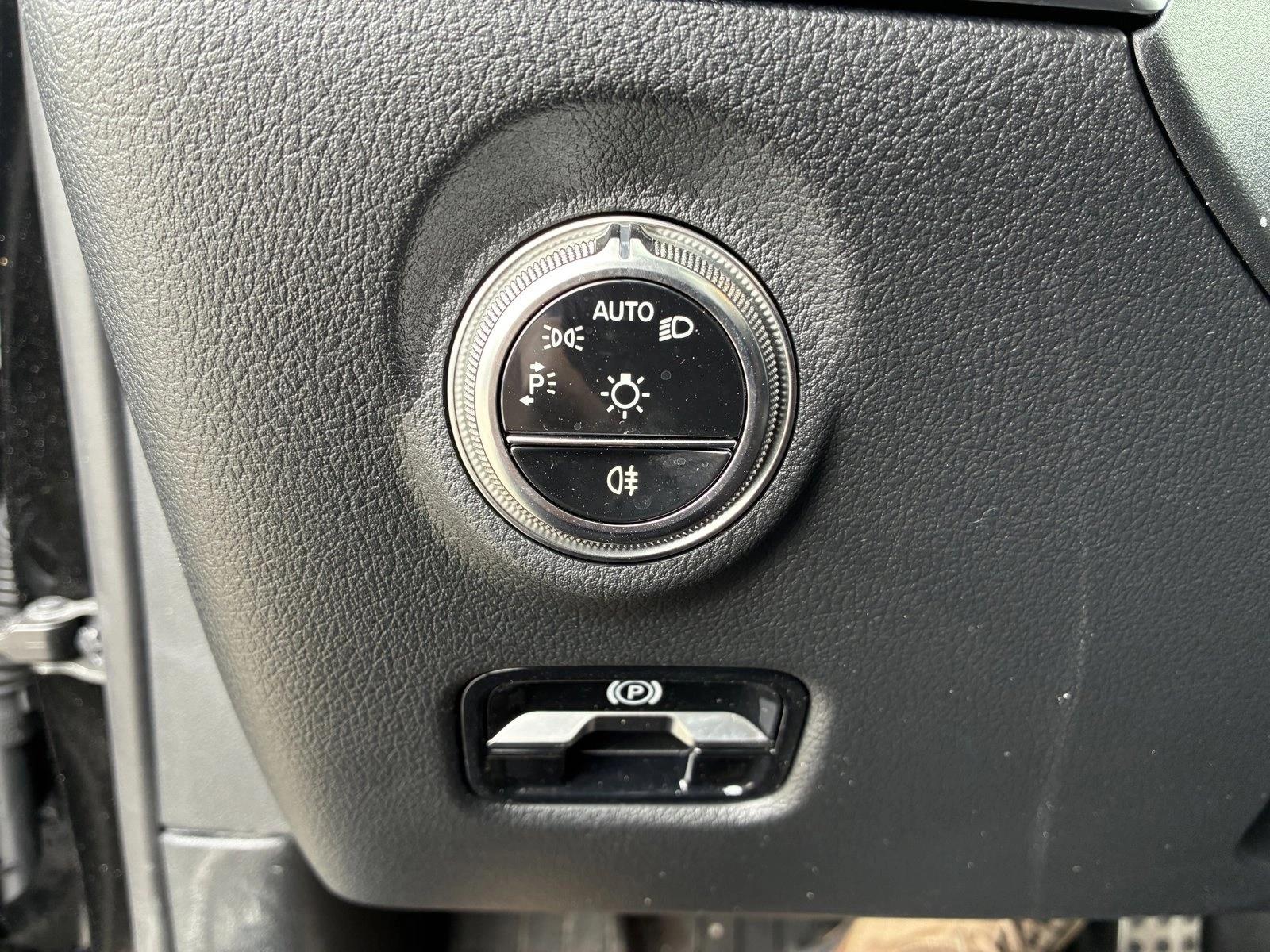 2026 MERCEDES-BENZ C-CLASS - Image 13