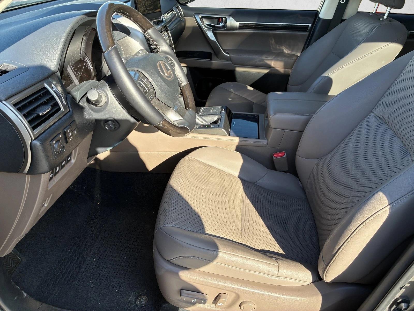 2022 LEXUS GX - Image 11