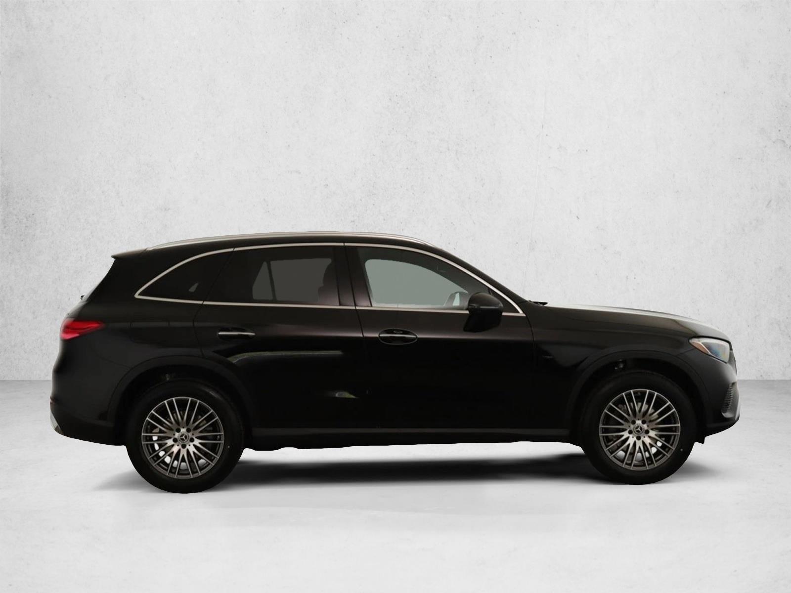 2025 Mercedes Benz GLC 300 4MATIC photo 4