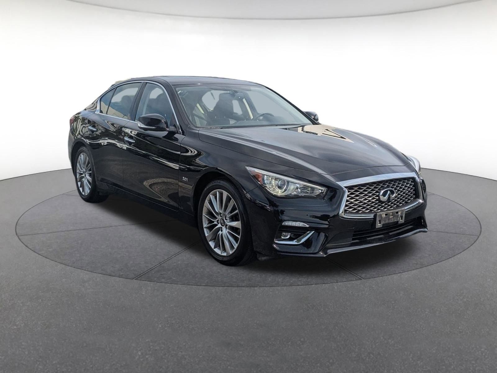 2019 Infiniti Q50 3.0t LUXE photo 3