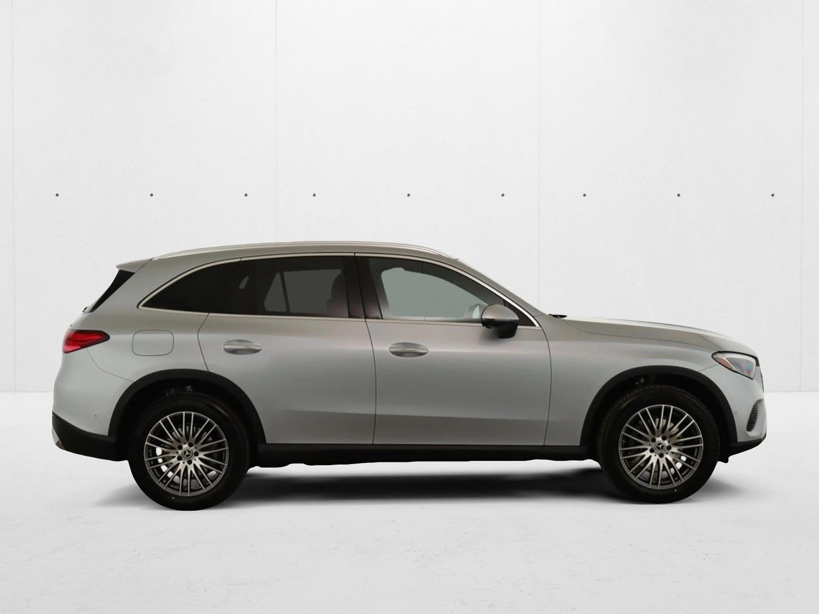 2025 Mercedes Benz GLC 300 4MATIC photo 3