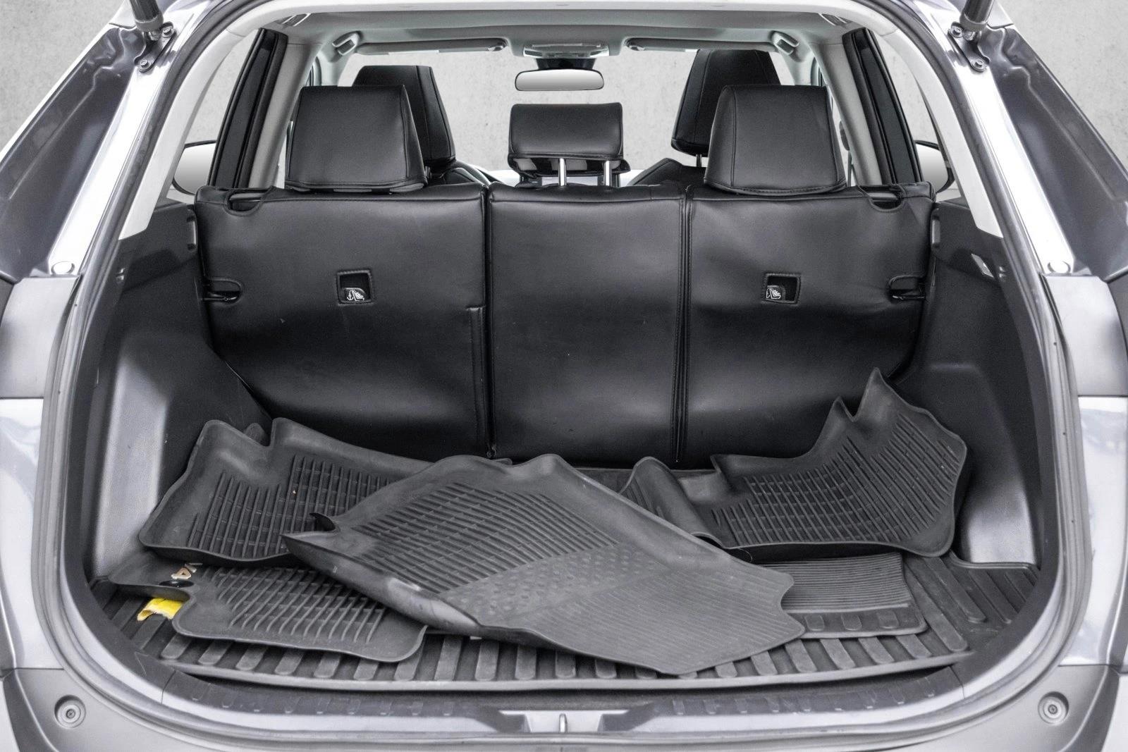 2019 TOYOTA RAV4 - Image 22