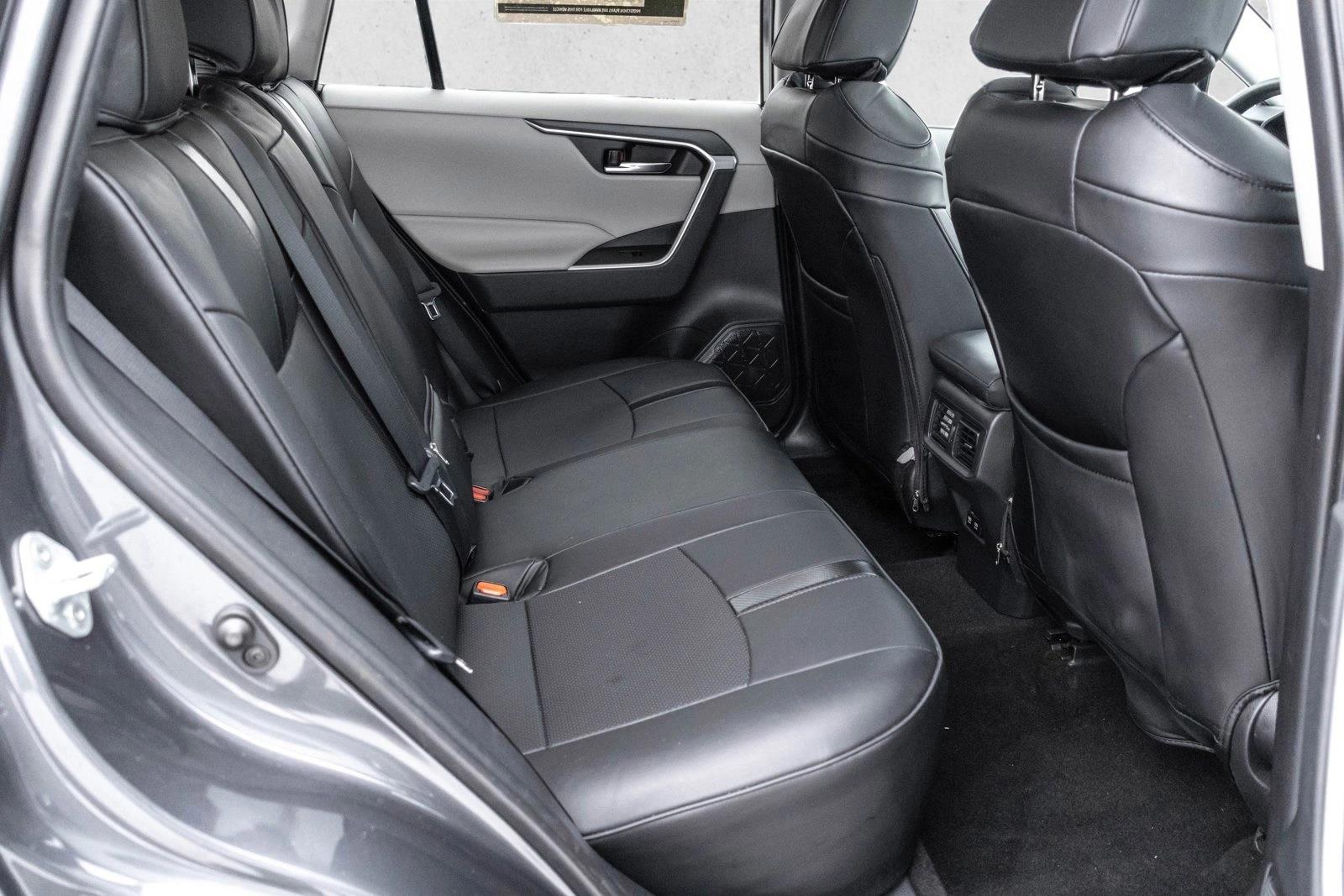 2019 TOYOTA RAV4 - Image 23