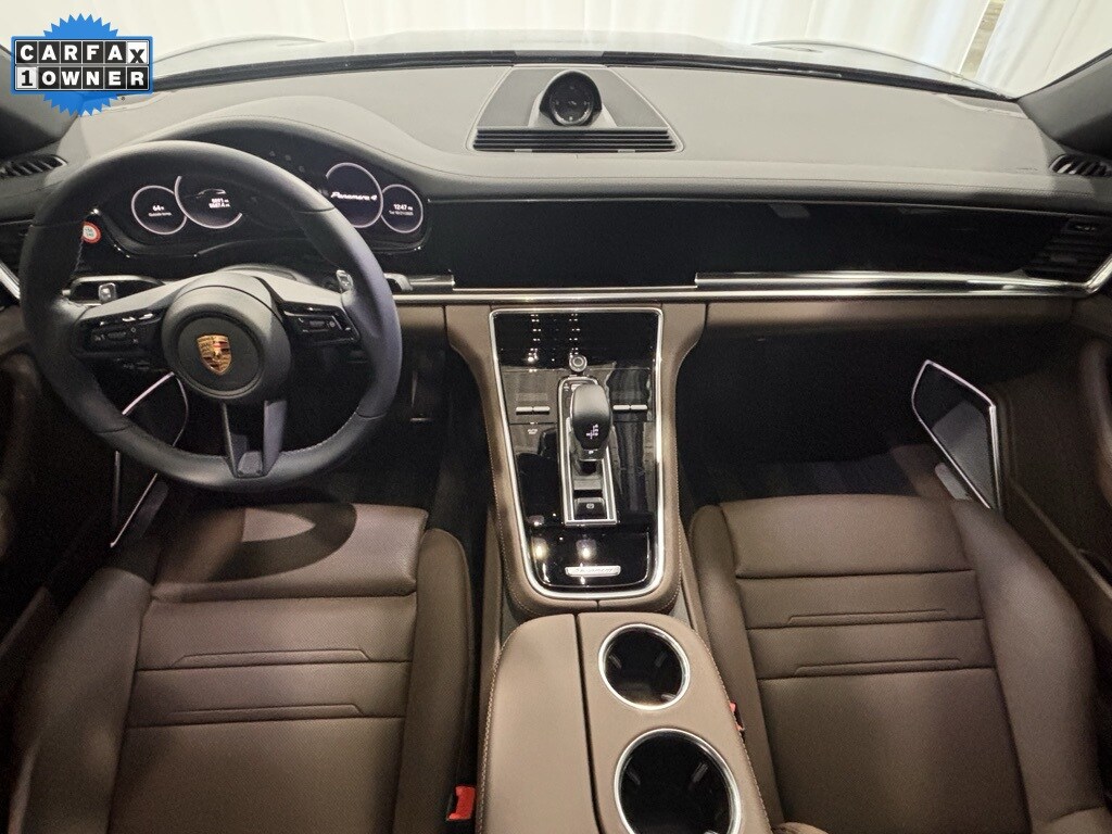 2022 Porsche Panamera 4 Executive photo 2
