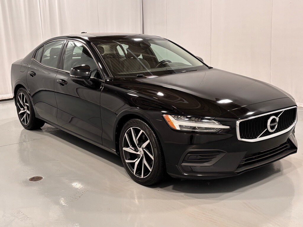 Used 2019 Volvo S60 T5 Momentum Sedan