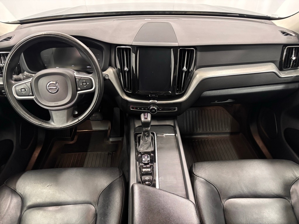 Used 2019 Volvo XC60 T5 Momentum SUV
