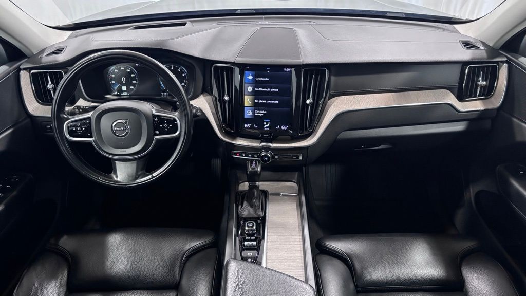Used 2018 Volvo XC60 Inscription with VIN YV4A22RL8J1049026 for sale in Willoughby, OH