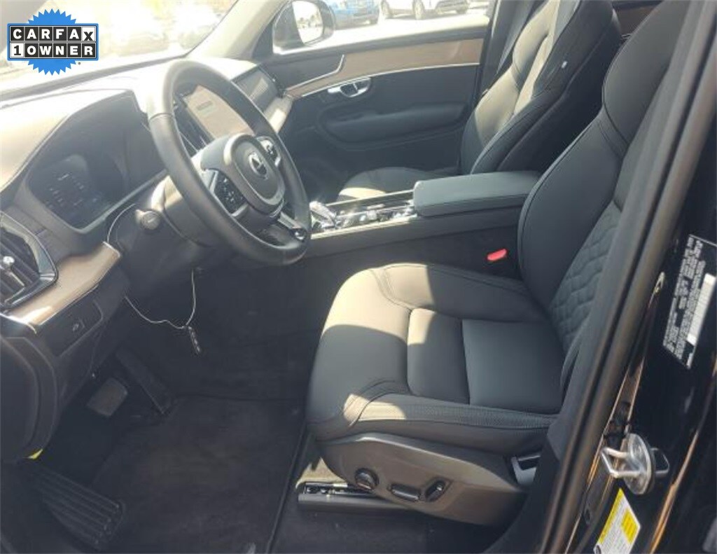 2025 Volvo XC90 Plus photo 2