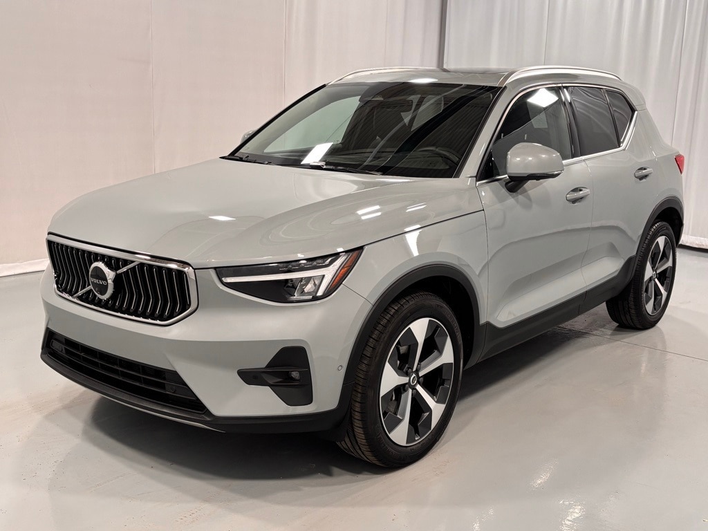 2025 Volvo XC40 Plus's photo