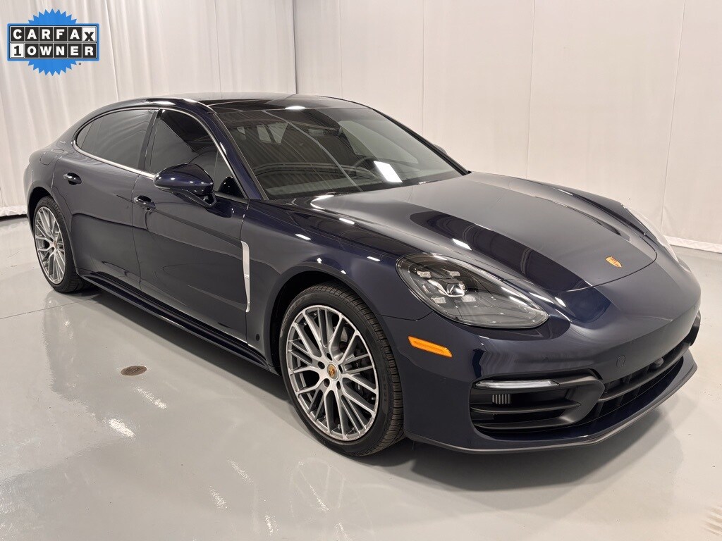 2022 Porsche Panamera 4 Executive photo 4