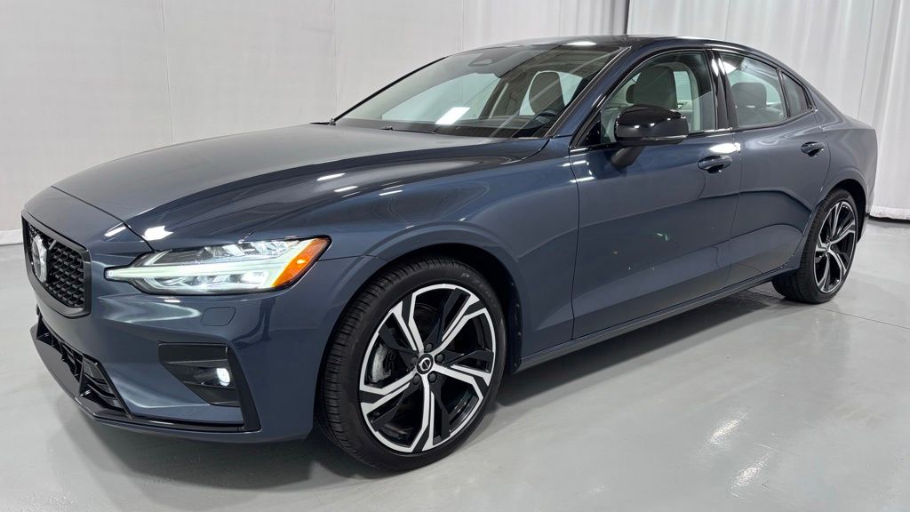 2024 Volvo S60 B5 Core Dark Theme AWD's photo