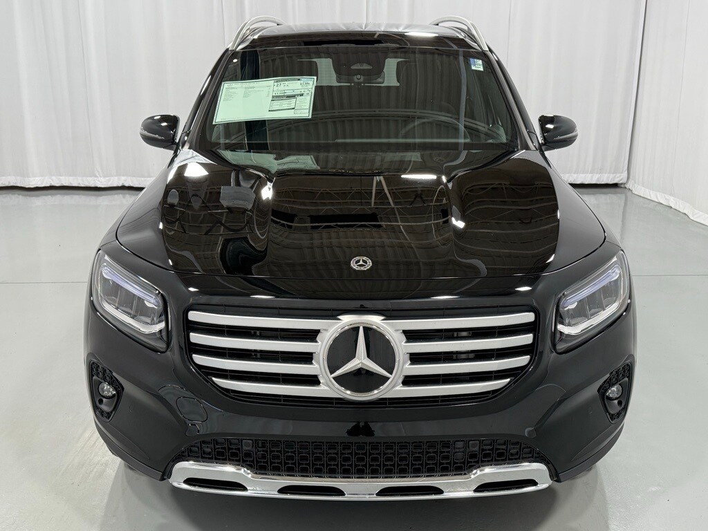 2026 Mercedes Benz GLB 250 4MATIC photo 3