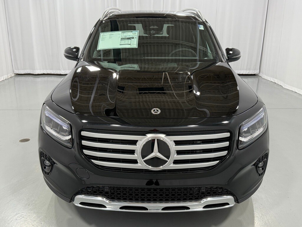 2026 Mercedes Benz GLB 250 4MATIC photo 3