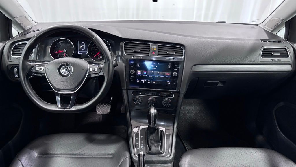 Used 2018 Volkswagen Golf SportWagen SE with VIN 3VWD17AUXJM755791 for sale in Willoughby, OH