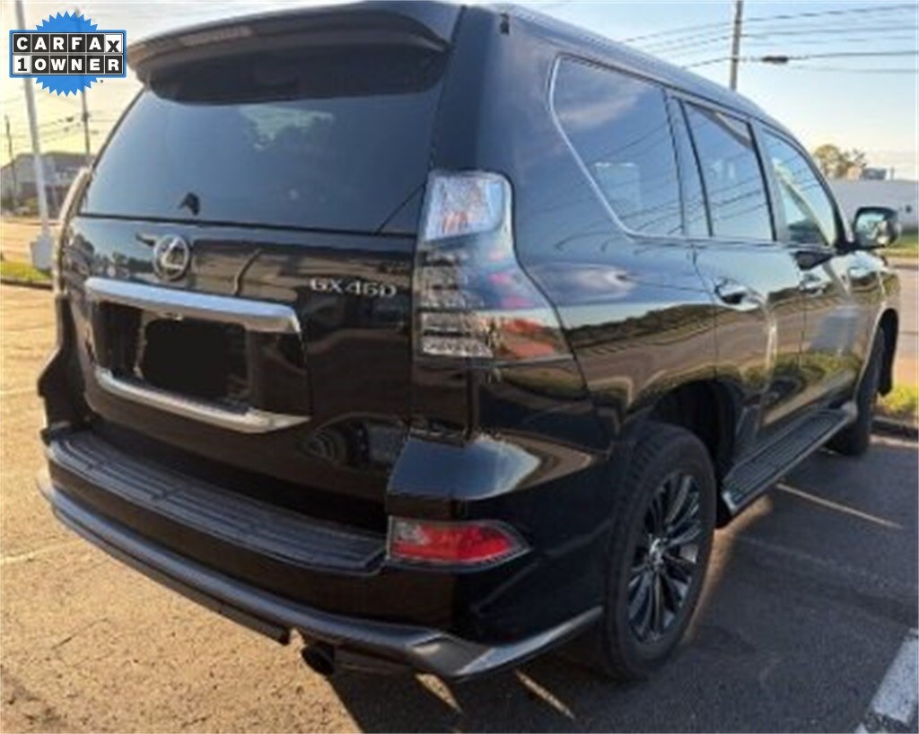 2023 Lexus GX 460 Luxury photo 3