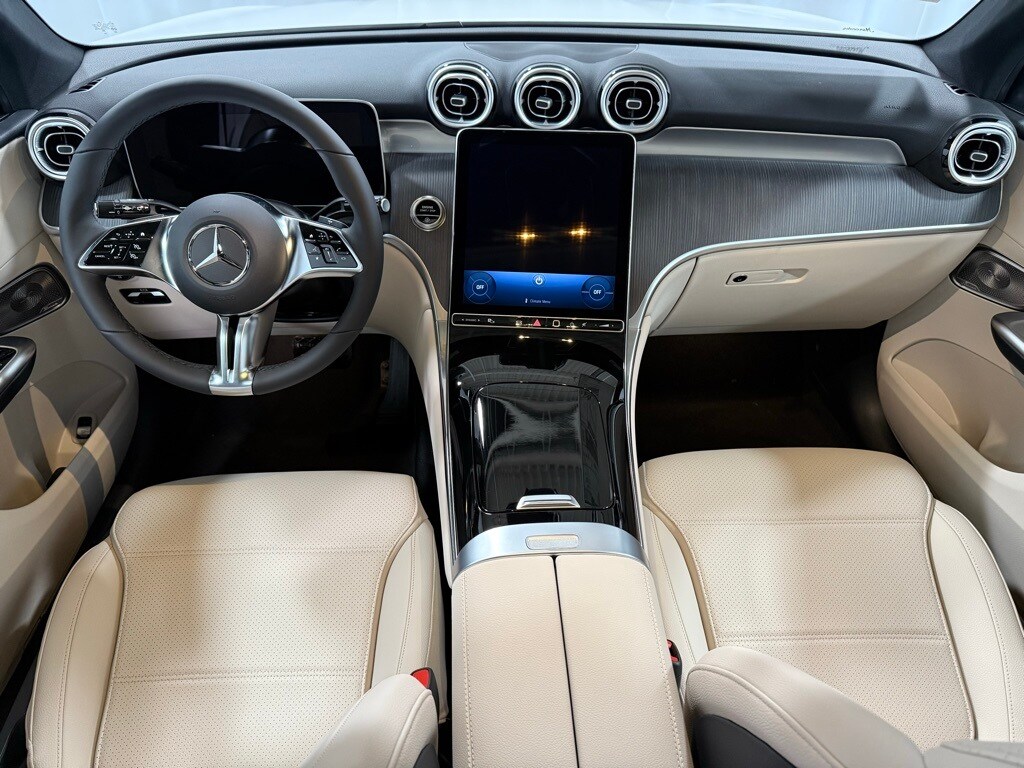 2026 Mercedes Benz GLC 300 4MATIC photo 2