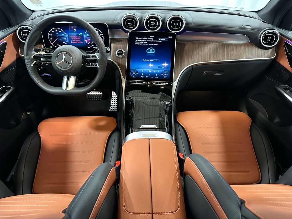 2025 Mercedes Benz GLC 300 AMG photo 2
