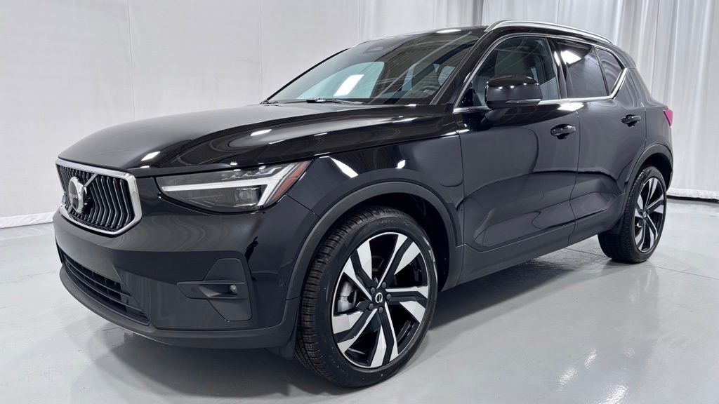 2023 Volvo XC40