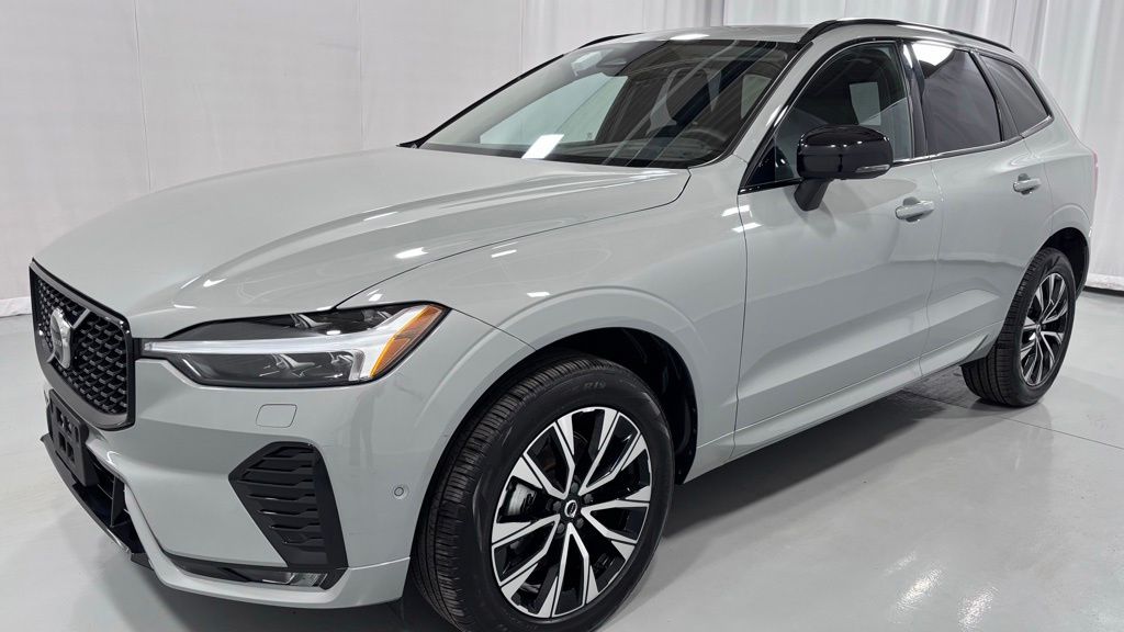 2025 Volvo XC60 B5 Plus Dark AWD's photo