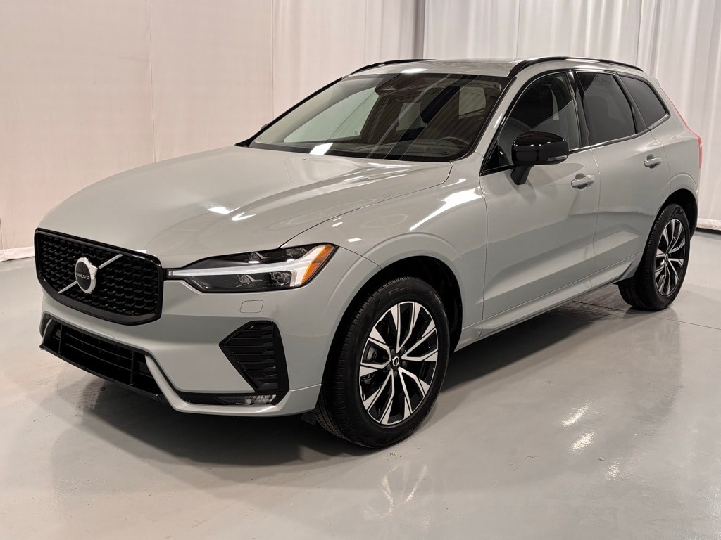 2025 Volvo XC60 Core's photo