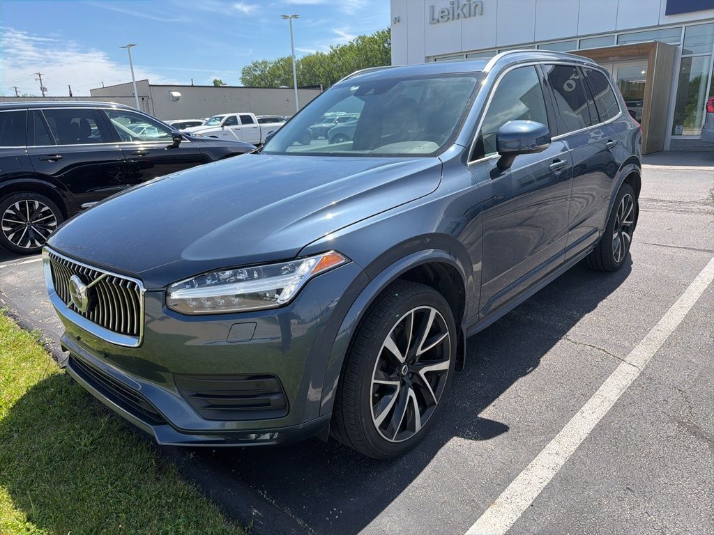 2021 Volvo XC90 T6 Momentum AWD's photo