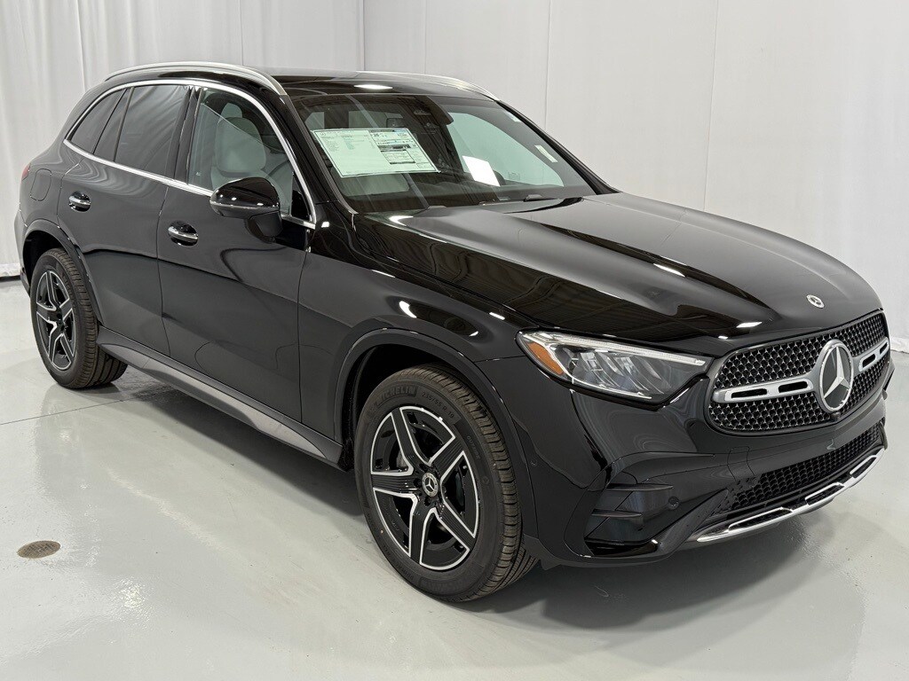 2026 Mercedes Benz GLC 300 4MATIC photo 3