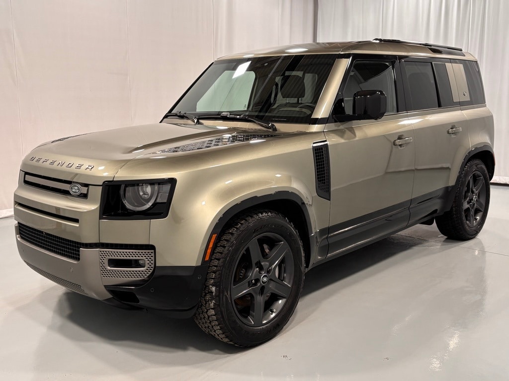 2024 Land Rover Defender X-Dynamic SE's photo