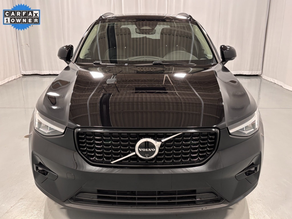 Used 2025 Volvo XC40 B5 Plus Dark Theme SUV
