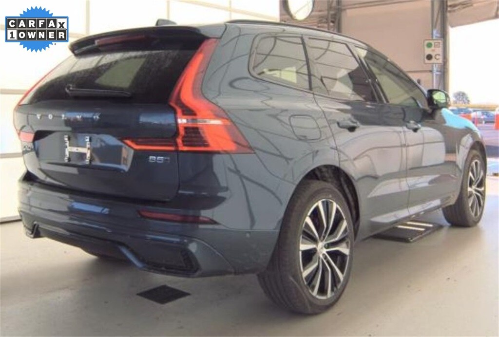2025 Volvo XC60 B5 Plus photo 3