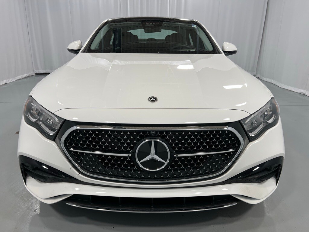 2025 Mercedes Benz E 350 4MATIC photo 3