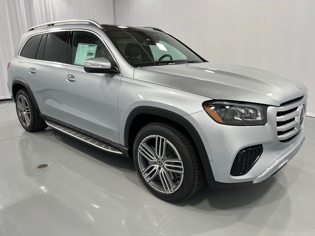 2025 Mercedes Benz GLS 450 photo 4