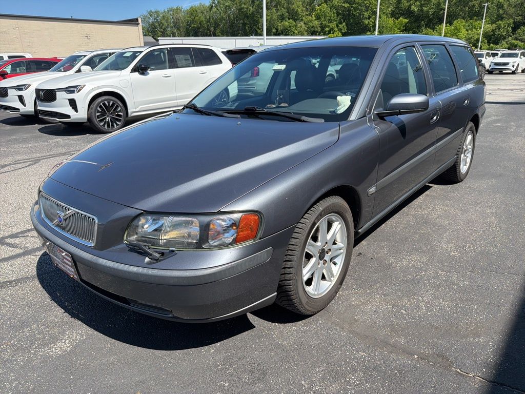 2004 Volvo V70's photo