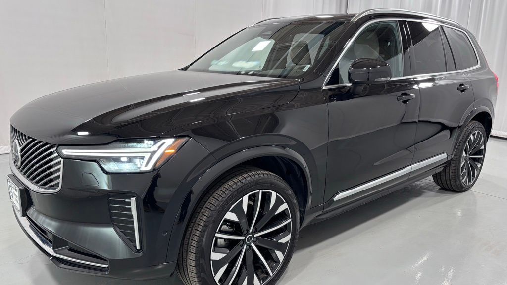 2025 Volvo XC90 B5 Plus Bright 4WD's photo